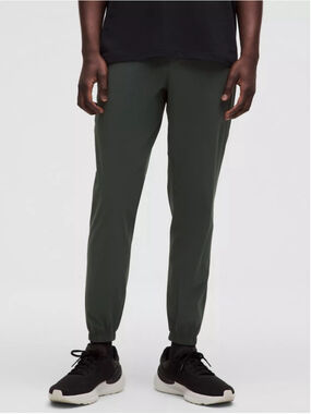 Lululemon Men’s Pace Breaker Jogger
in Rain Forest Green Sz XXL